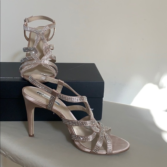 Sandals - Picture 2 of 3